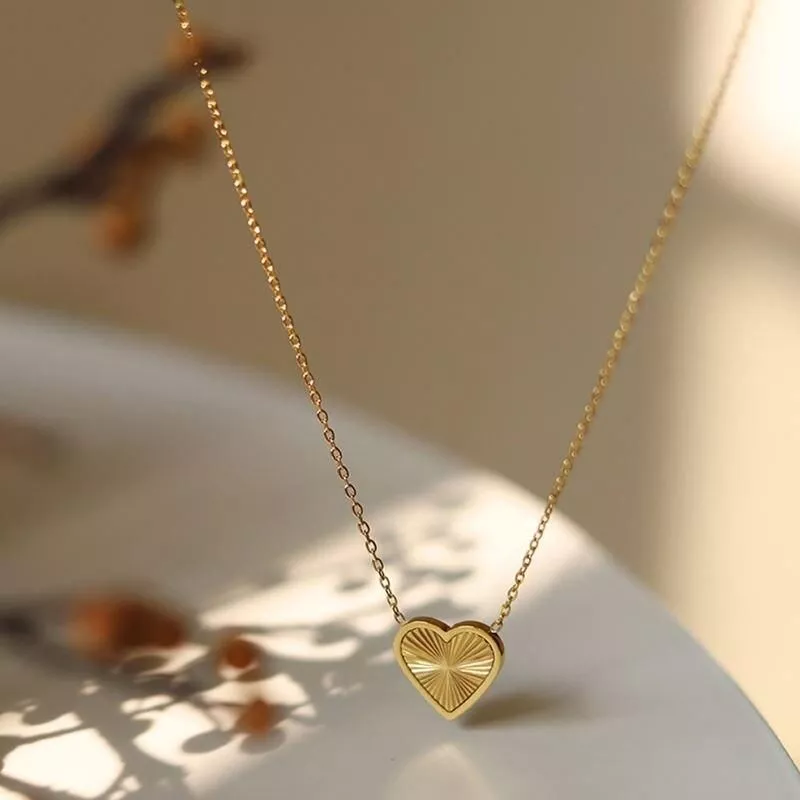 V​intage PVD 18k Gold Plated Stainless Steel Radial Geometric Heart Pendant Necklace for Women Waterproof Charm Collar Jewerlry